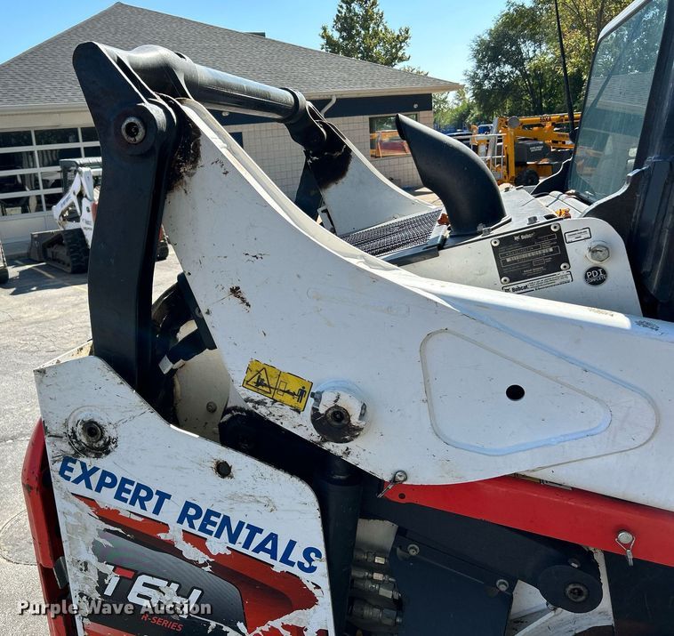 image for item NQ9889 2020 Bobcat T64  tracked skid steer loader