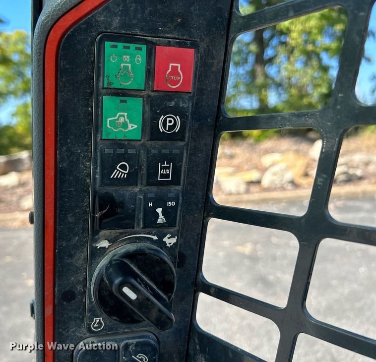 image for item NQ9889 2020 Bobcat T64  tracked skid steer loader