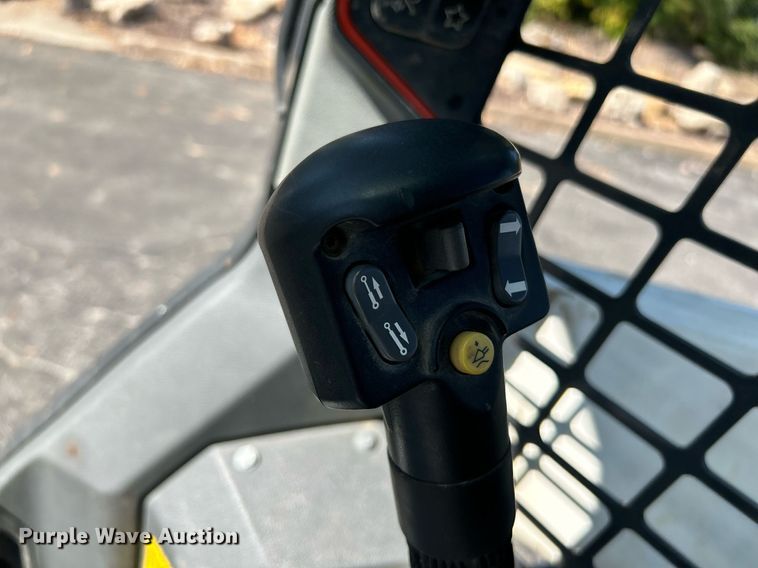 image for item NQ9889 2020 Bobcat T64  tracked skid steer loader