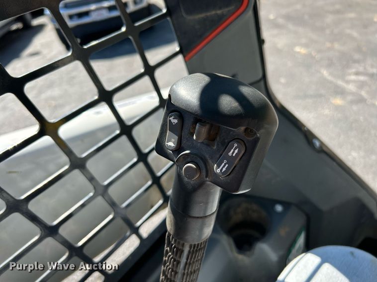 image for item NQ9889 2020 Bobcat T64  tracked skid steer loader