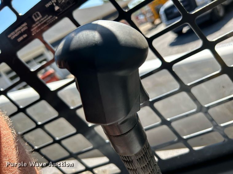 image for item NQ9889 2020 Bobcat T64  tracked skid steer loader