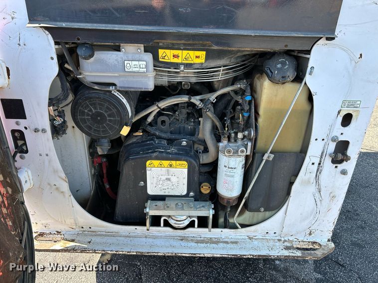 image for item NQ9889 2020 Bobcat T64  tracked skid steer loader