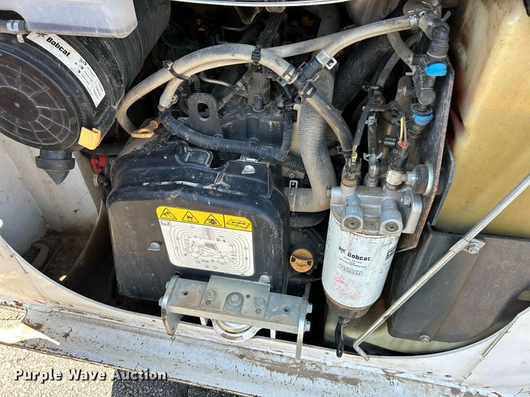 image for item NQ9889 2020 Bobcat T64  tracked skid steer loader