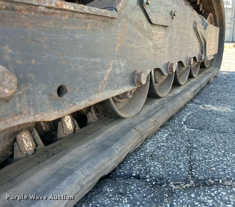 image for item NQ9889 2020 Bobcat T64  tracked skid steer loader