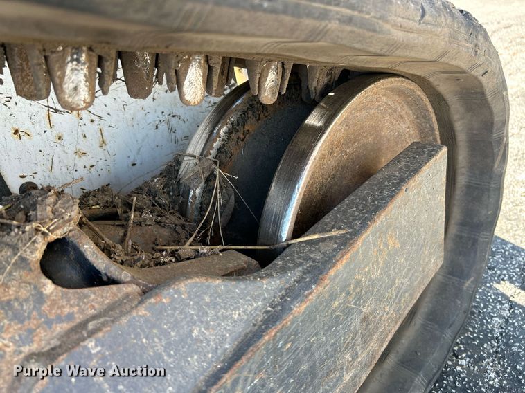 image for item NQ9889 2020 Bobcat T64  tracked skid steer loader