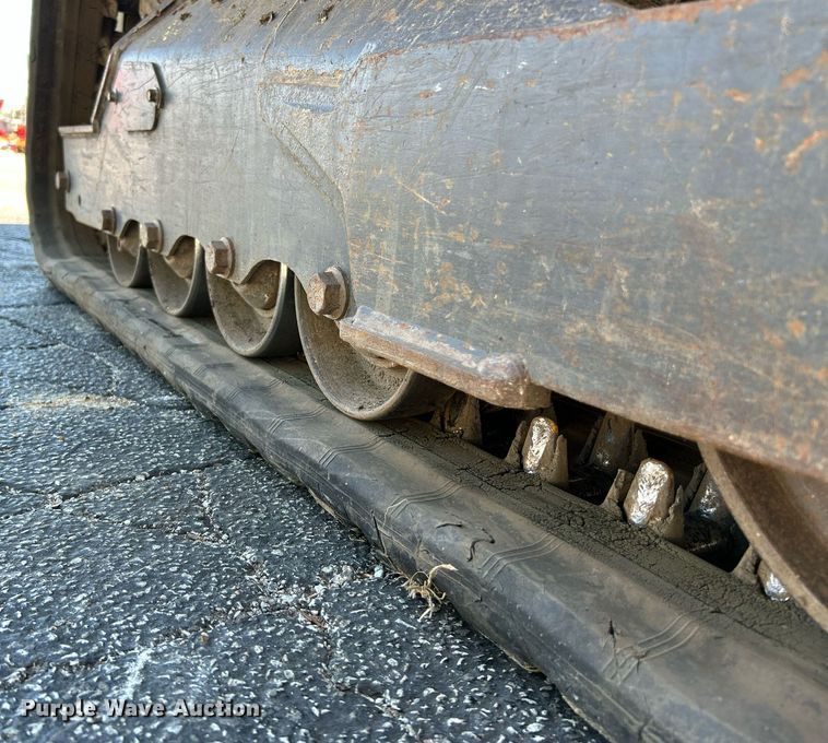 image for item NQ9889 2020 Bobcat T64  tracked skid steer loader