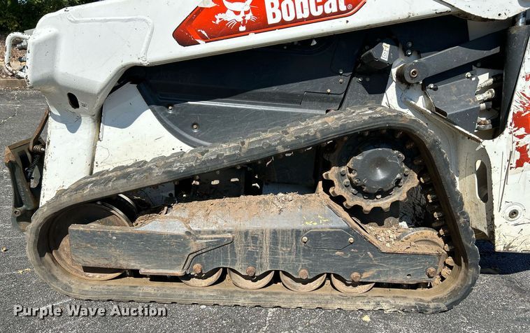 image for item NQ9889 2020 Bobcat T64  tracked skid steer loader