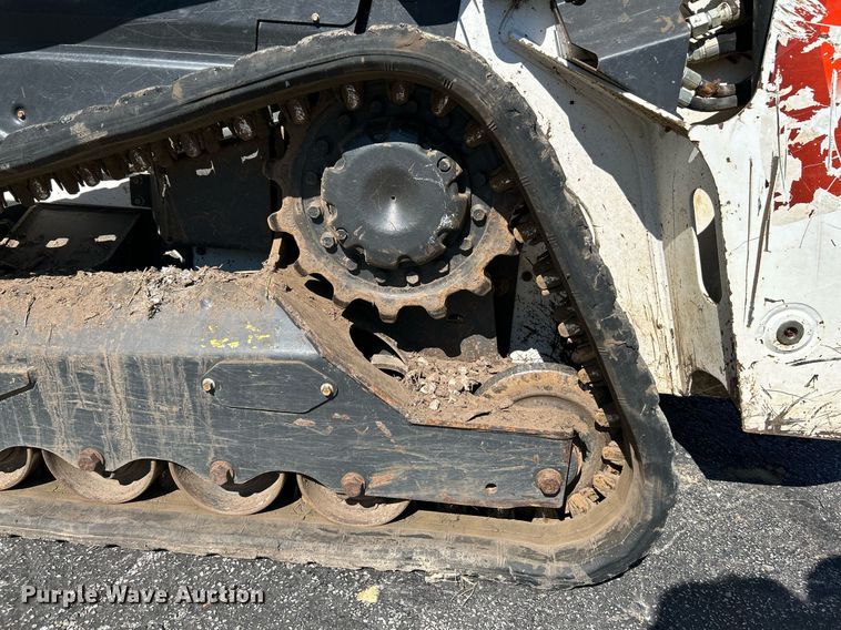 image for item NQ9889 2020 Bobcat T64  tracked skid steer loader