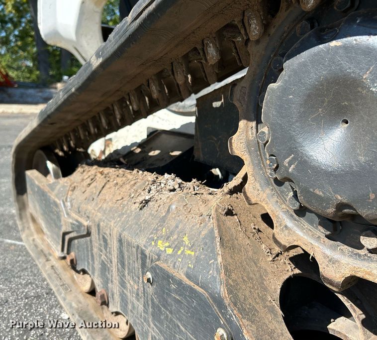 image for item NQ9889 2020 Bobcat T64  tracked skid steer loader