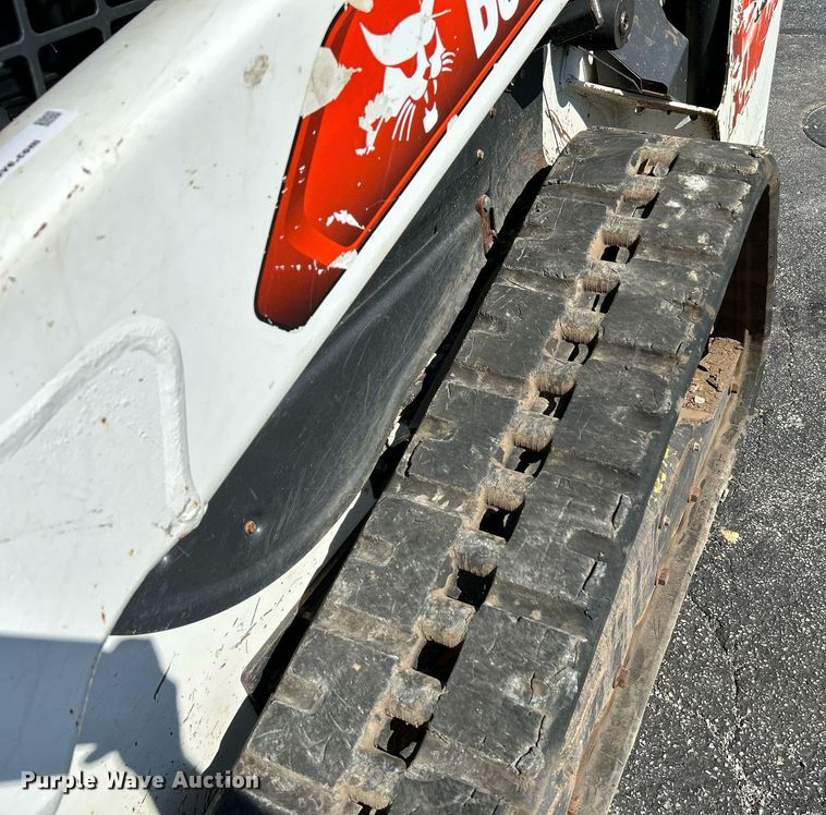 image for item NQ9889 2020 Bobcat T64  tracked skid steer loader