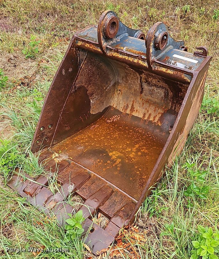 image for item NT9983 Hyundai R140  excavator bucket