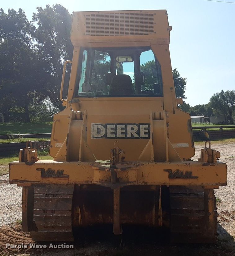 image for item NV9316 2001 John Deere 700H LT  dozer