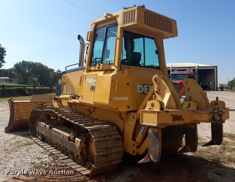 image for item NV9316 2001 John Deere 700H LT  dozer