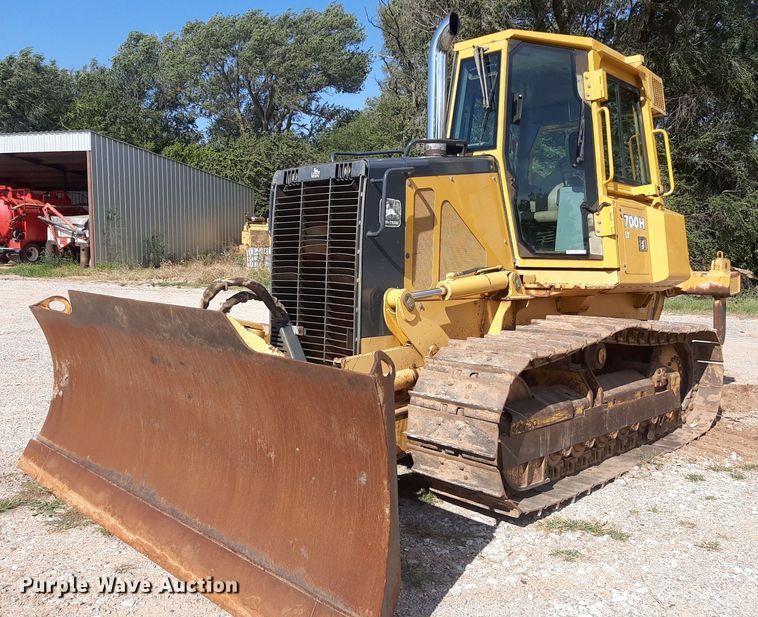 image for item NV9316 2001 John Deere 700H LT  dozer