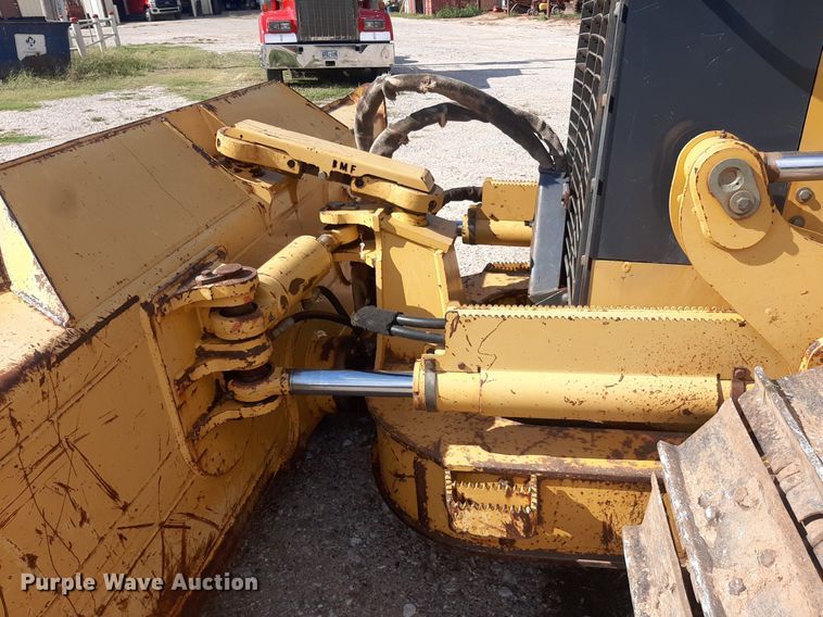 image for item NV9316 2001 John Deere 700H LT  dozer