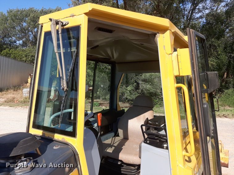 image for item NV9316 2001 John Deere 700H LT  dozer