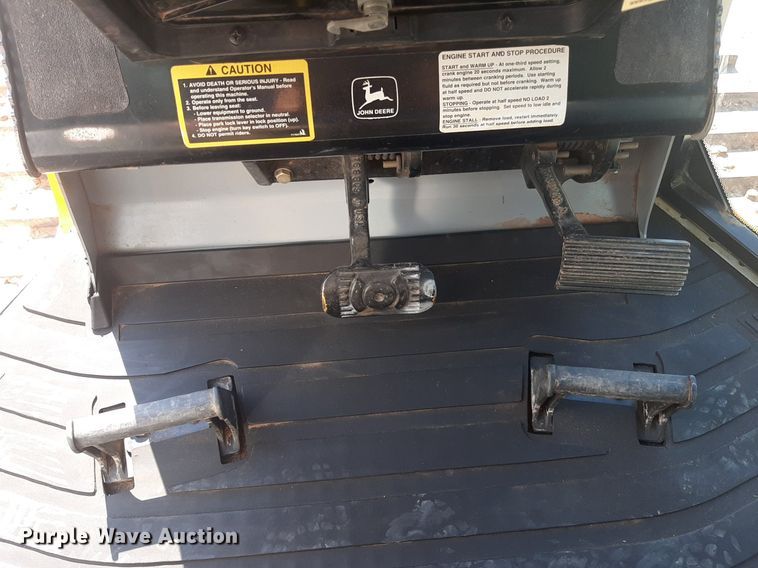 image for item NV9316 2001 John Deere 700H LT  dozer