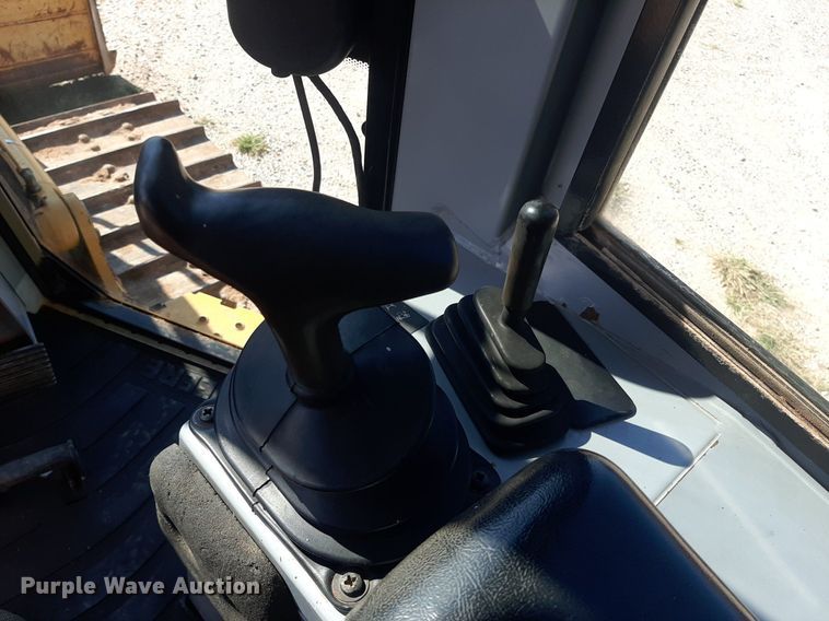 image for item NV9316 2001 John Deere 700H LT  dozer