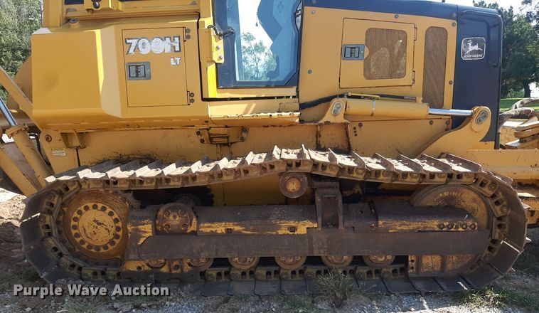 image for item NV9316 2001 John Deere 700H LT  dozer