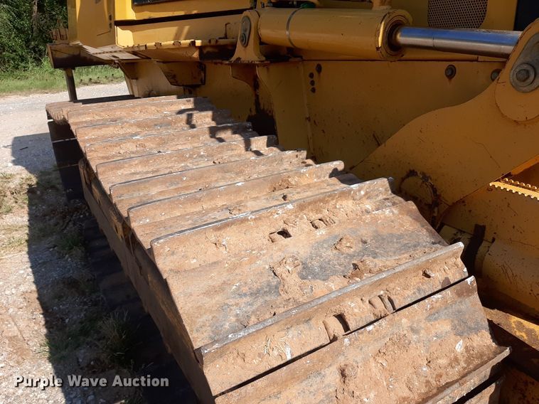 image for item NV9316 2001 John Deere 700H LT  dozer