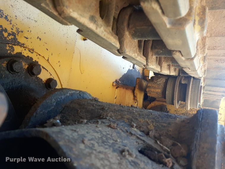 image for item NV9316 2001 John Deere 700H LT  dozer