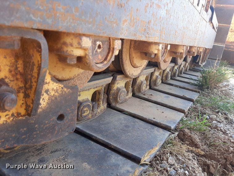 image for item NV9316 2001 John Deere 700H LT  dozer