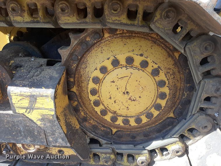 image for item NV9316 2001 John Deere 700H LT  dozer