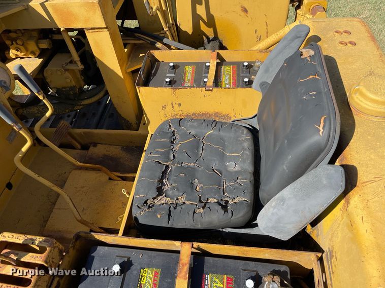 image for item NX9782 1968 Caterpillar D4D  pipelayer