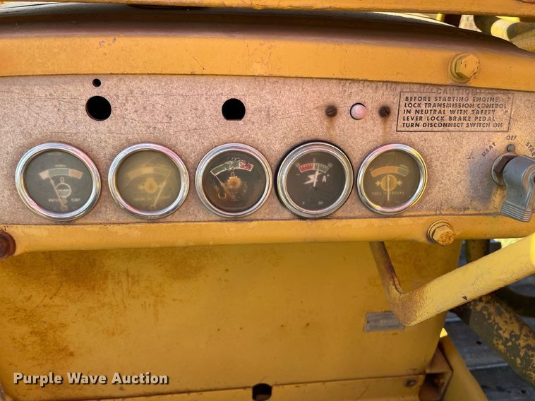 image for item NX9782 1968 Caterpillar D4D  pipelayer