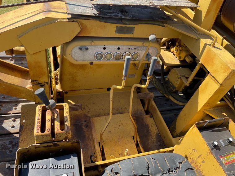 image for item NX9782 1968 Caterpillar D4D  pipelayer