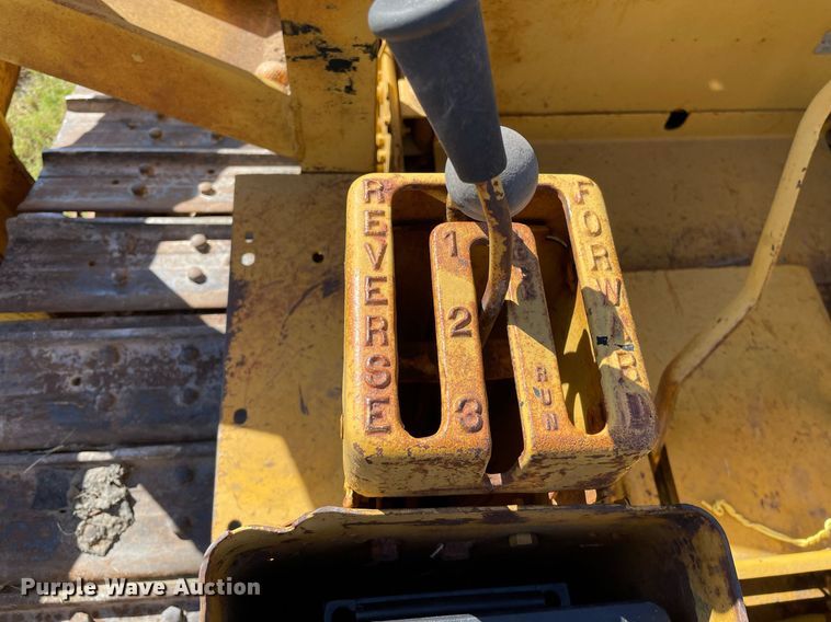 image for item NX9782 1968 Caterpillar D4D  pipelayer