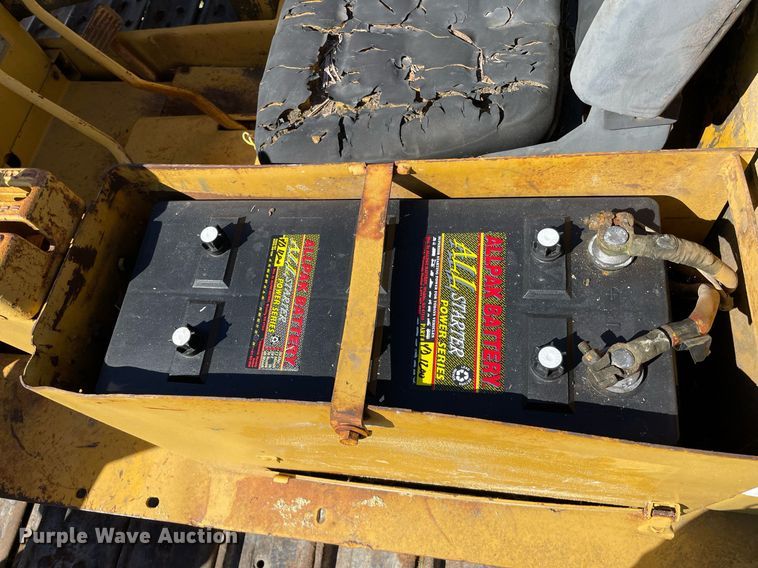 image for item NX9782 1968 Caterpillar D4D  pipelayer