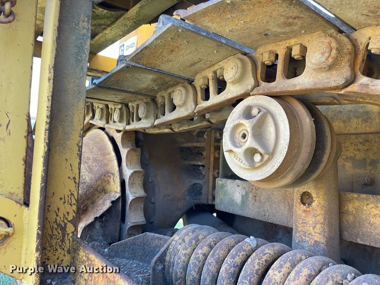 image for item NX9782 1968 Caterpillar D4D  pipelayer