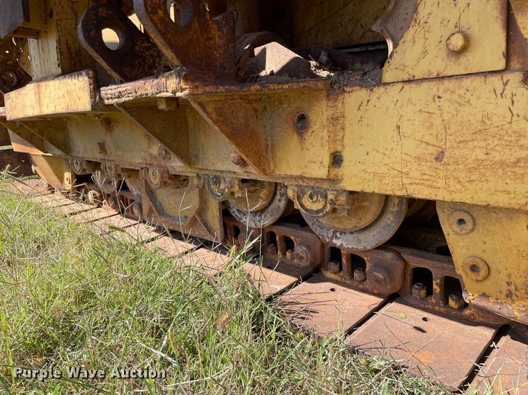 image for item NX9782 1968 Caterpillar D4D  pipelayer