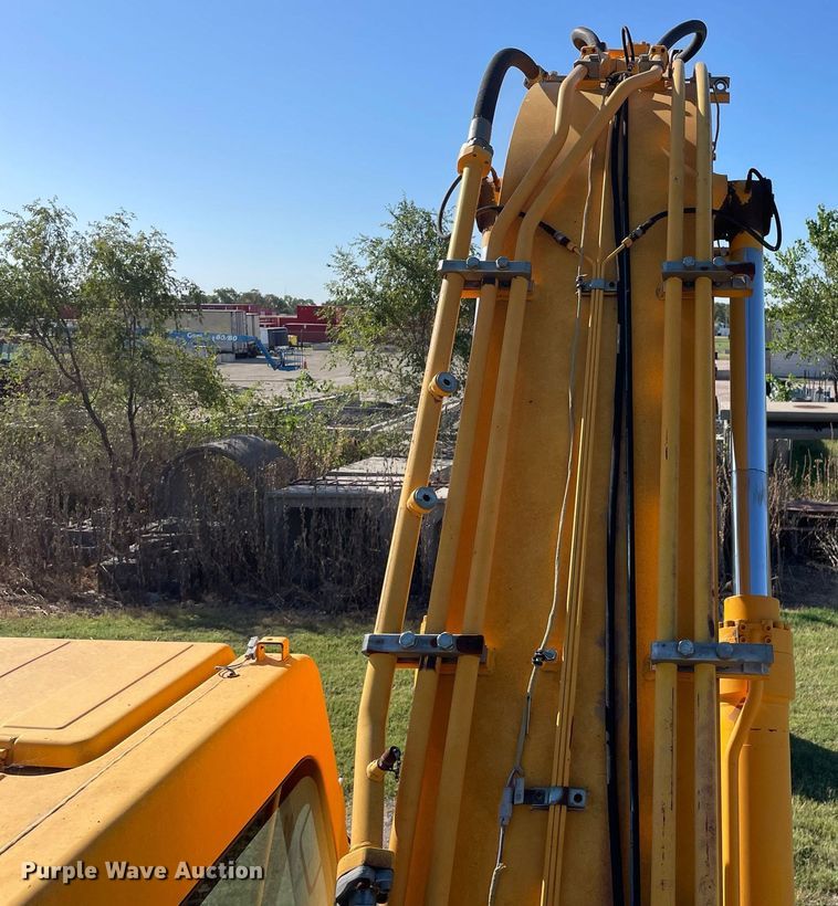 image for item NX9783 2002 Hyundai Robex 290LC-7  excavator