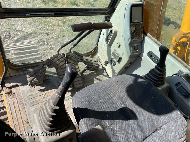 image for item NX9783 2002 Hyundai Robex 290LC-7  excavator