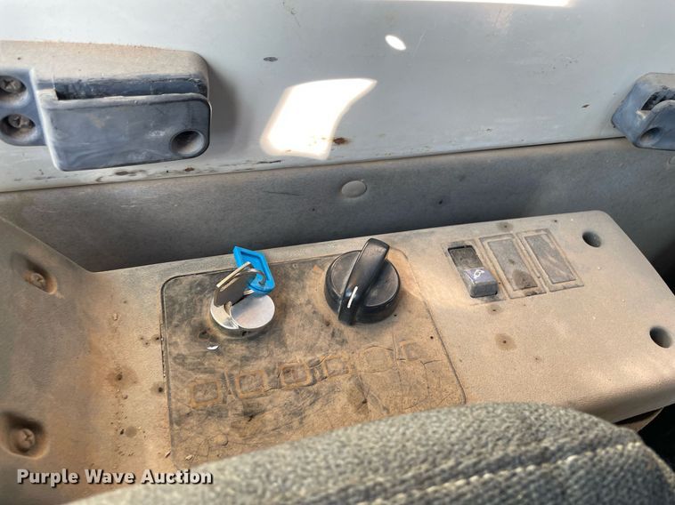 image for item NX9783 2002 Hyundai Robex 290LC-7  excavator