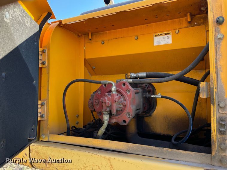 image for item NX9783 2002 Hyundai Robex 290LC-7  excavator