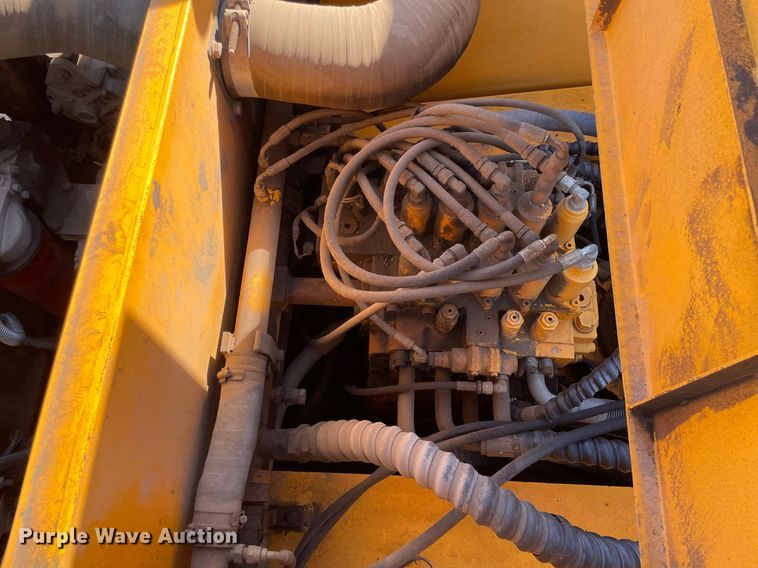 image for item NX9783 2002 Hyundai Robex 290LC-7  excavator