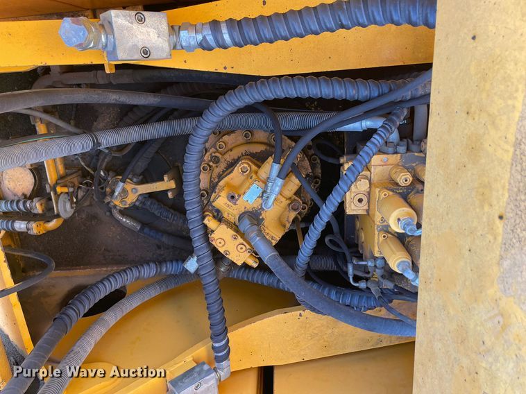 image for item NX9783 2002 Hyundai Robex 290LC-7  excavator