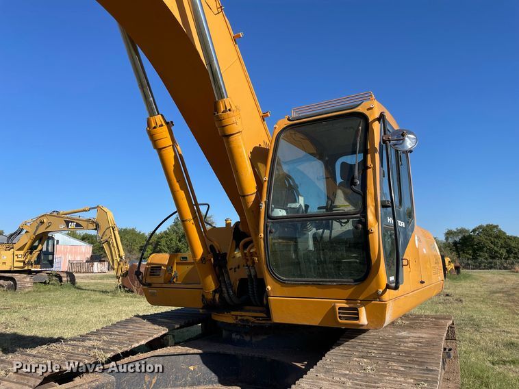 image for item NX9784 2001 Hyundai Robex 290LC-3  excavator