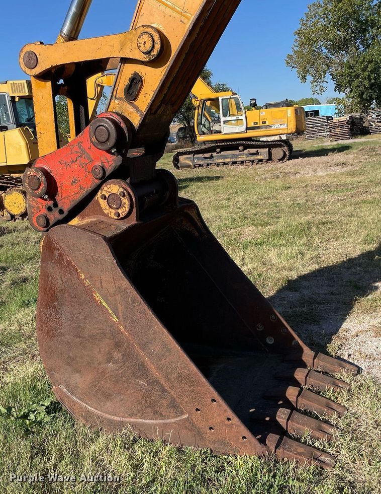 image for item NX9784 2001 Hyundai Robex 290LC-3  excavator