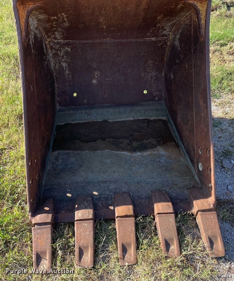 image for item NX9784 2001 Hyundai Robex 290LC-3  excavator