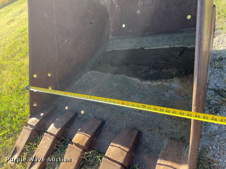 image for item NX9784 2001 Hyundai Robex 290LC-3  excavator