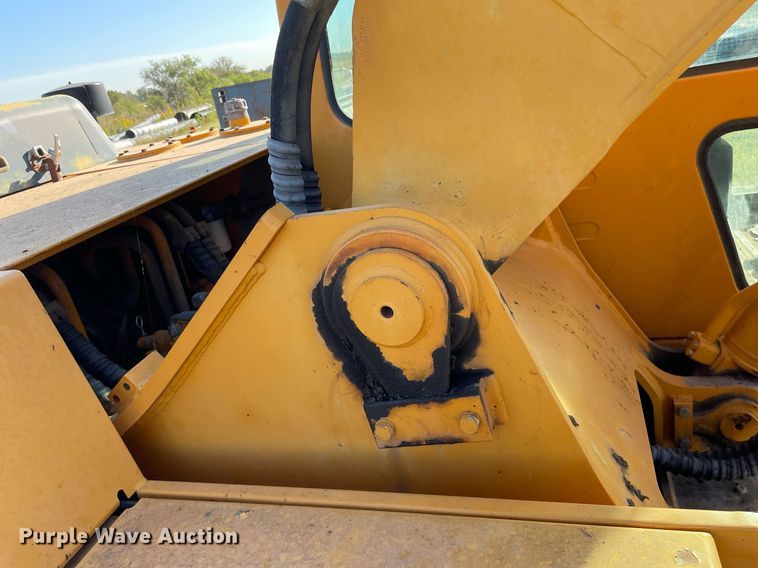 image for item NX9784 2001 Hyundai Robex 290LC-3  excavator