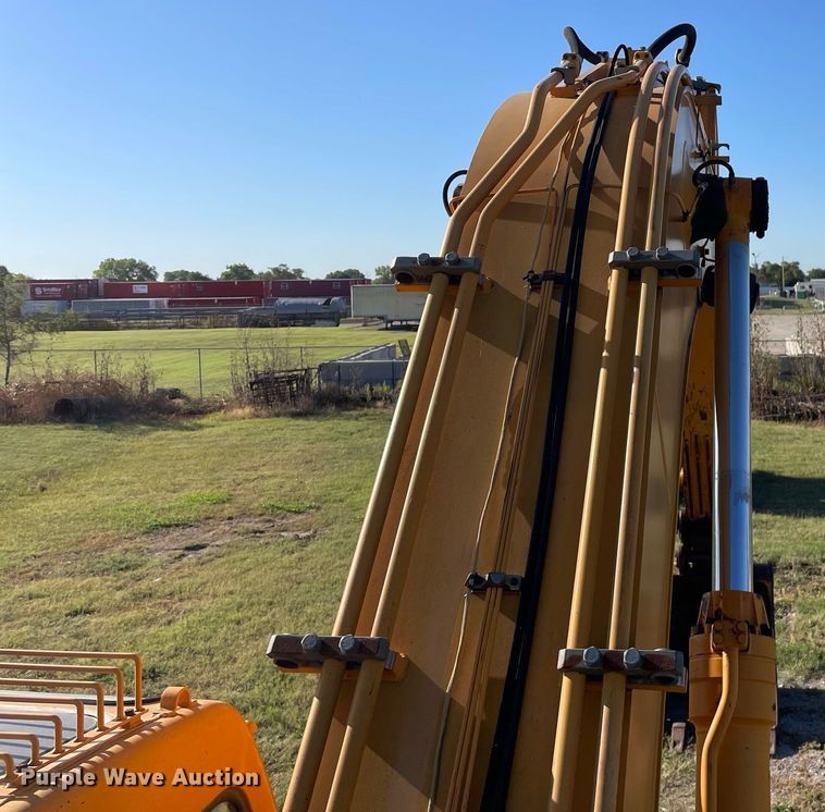 image for item NX9784 2001 Hyundai Robex 290LC-3  excavator