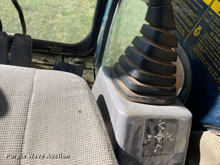 image for item NX9784 2001 Hyundai Robex 290LC-3  excavator