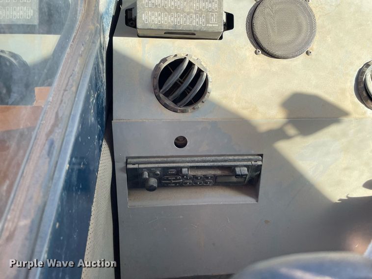 image for item NX9784 2001 Hyundai Robex 290LC-3  excavator