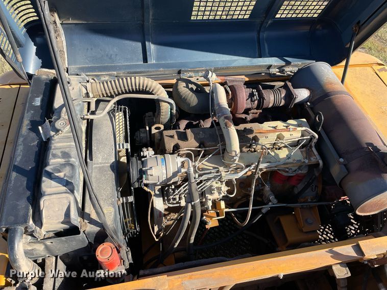 image for item NX9784 2001 Hyundai Robex 290LC-3  excavator