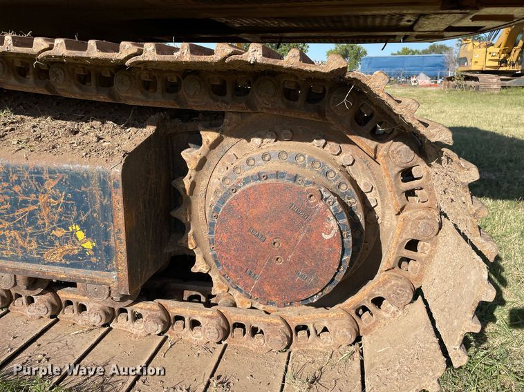 image for item NX9784 2001 Hyundai Robex 290LC-3  excavator